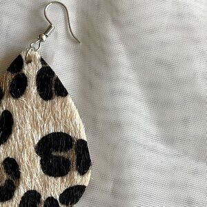 Leopard Fur-Textured Earrings | two pairs